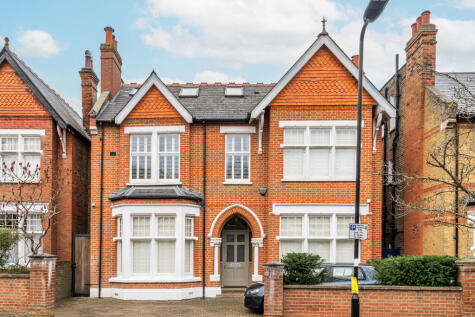 Kings Avenue, Ealing, W5