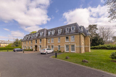 Normansfield Avenue, Teddington, TW11