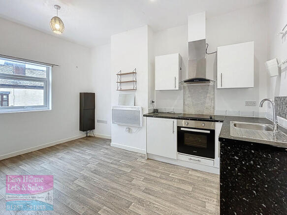 Kitchen / Living ...