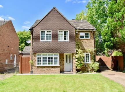 Beauclare Close, Leatherhead, KT22