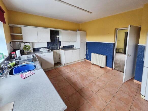 b2afbc3c-image005 20 283 29.jpg