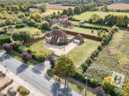 St. Marys Lane, Upminster, RM14