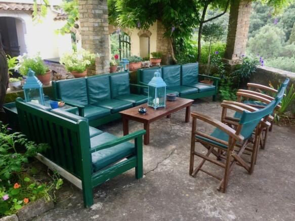 Sitting group, outside Pergola 