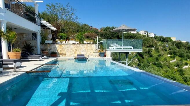 Whole pool