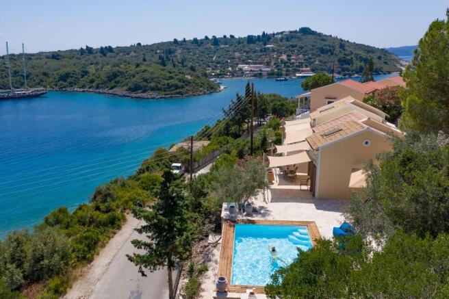 Side shot with the sea