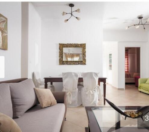 apartment living/dining room