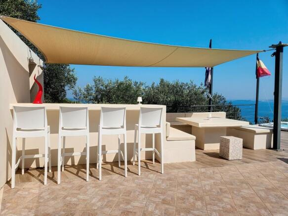 Close up outdoor eating