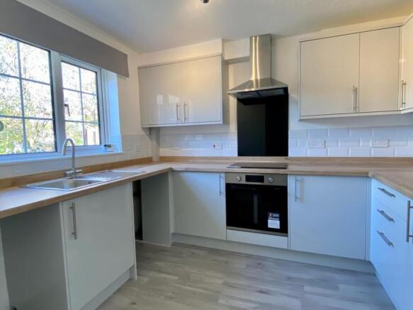3. 5 Keats Rd - Kitchen.jpg