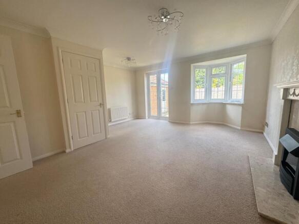 Living room 2.jpg
