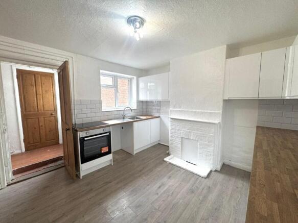 kitchen 1.jpg
