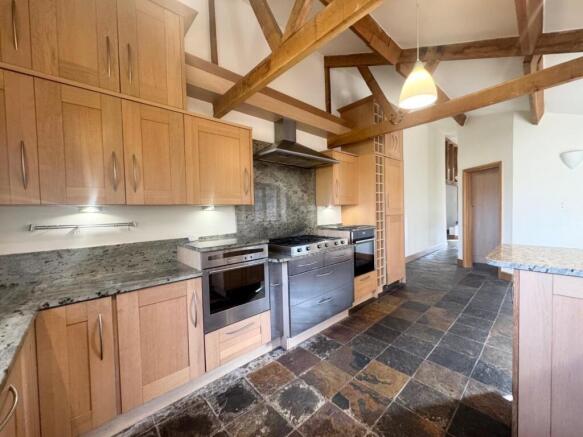Kitchen 3.jpg