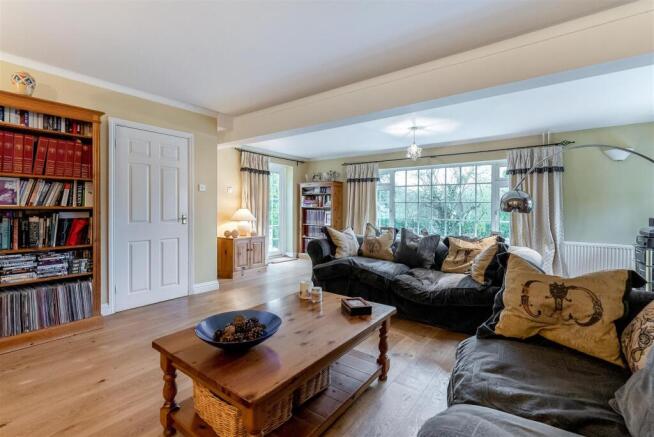 sitting room 3.jpg