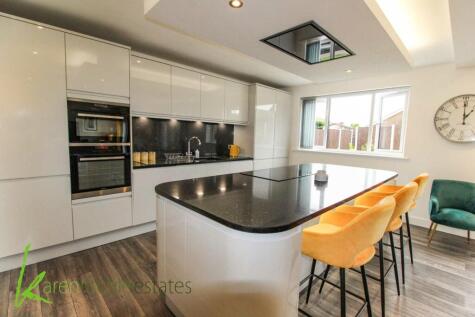 Sandray Close, Ladybridge, BL3