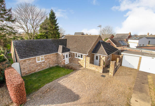4 Bedroom Bungalow For Sale In Yew Tree Close Ivinghoe Lu7