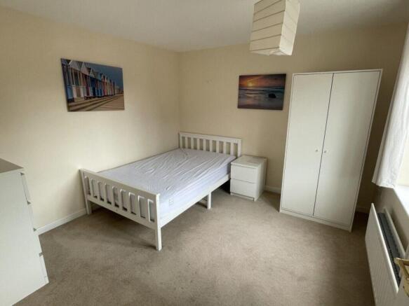 Bedroom 6 HMO Aylesbury.jpeg