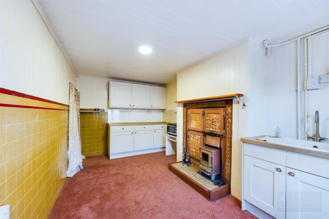 Sitting Room / Kitchen