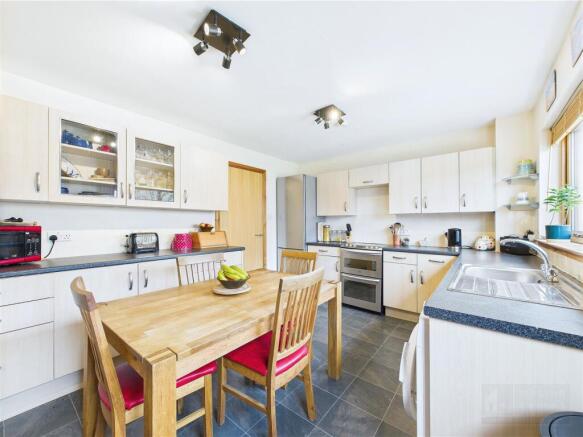 Kitchen / Dining