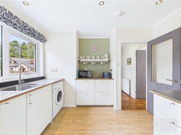 Kitchen / Dining