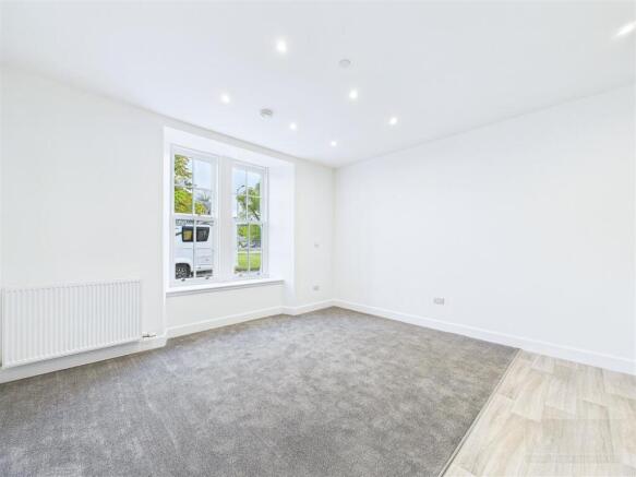 Sitting Room / Kitchen / Dining Area