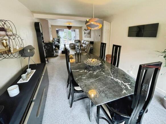 Lounge/Dining Room