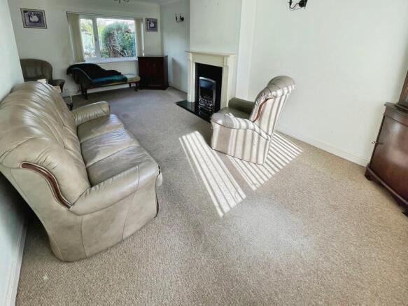 Lounge/Dining Room