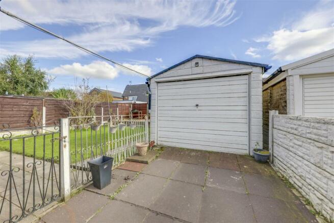 Detached Garage