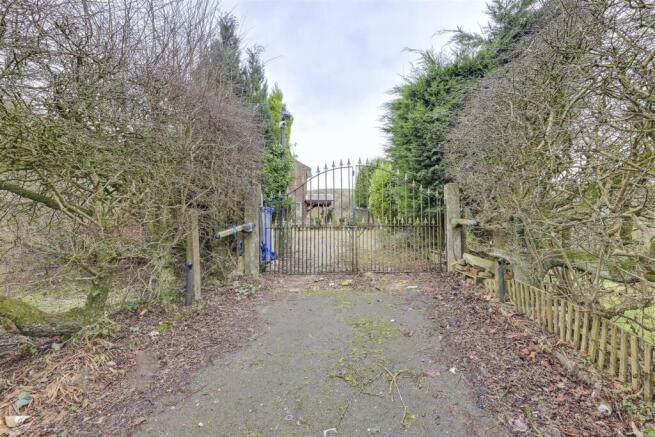Gated Drievway