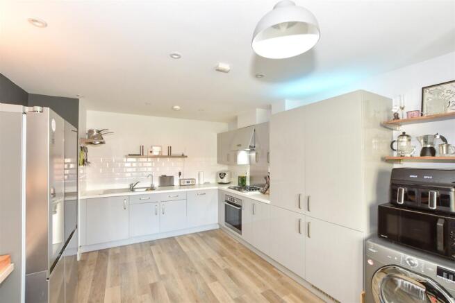 Kitchen/ Dining Room