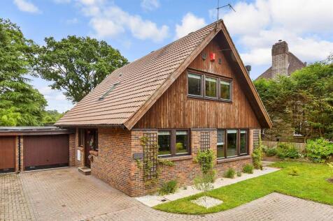 Beaconsfield Road, Chelwood Gate, Haywards Heath, East Sussex