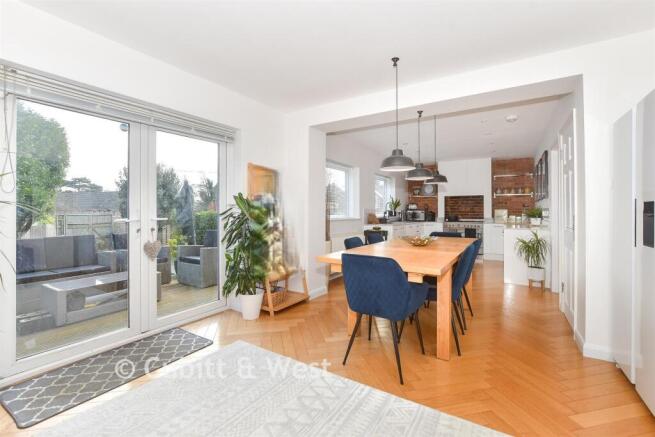 Kitchen/Dining Room.