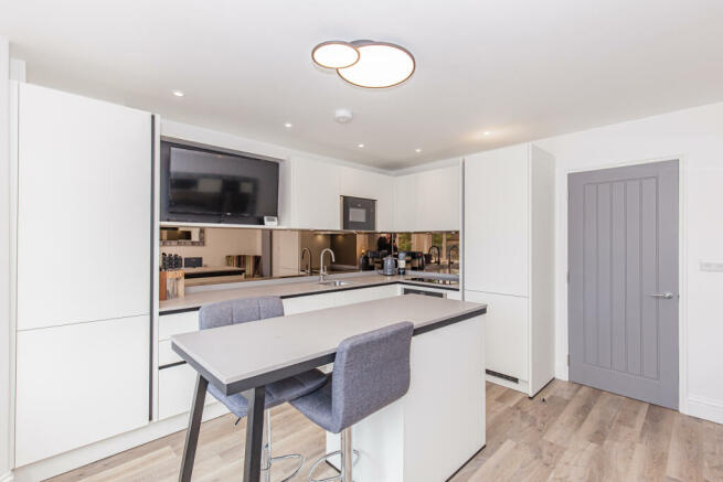 Kitchen/Dining Area