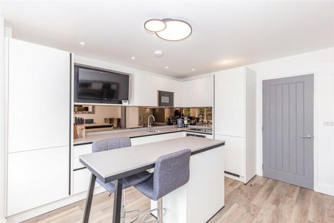 Kitchen/Dining Area