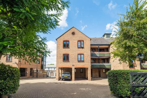 Plymouth Wharf, London, E14