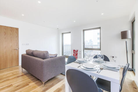 Barking Road, London, E16