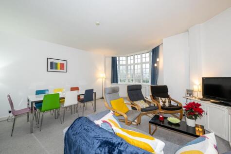 Queenswood Court, Kings Avenue, Clapham, London SW4 8EB