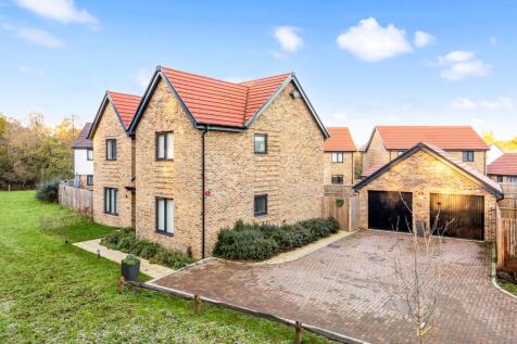 Mitchell Gardens, Copthorne, RH10
