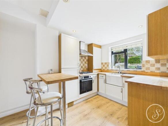 KITCHEN/LIVING SPACE