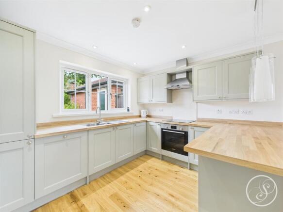 KITCHEN/DINER/FAMILY ROOM