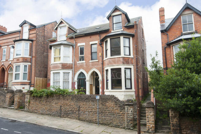 8 Bedroom semi-detached house - HMO