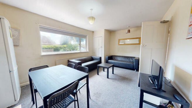 6 Bedroom semi-detached bungalow - HMO