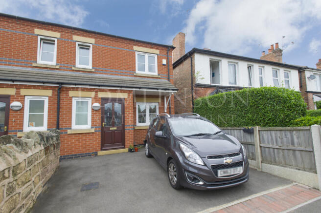 4 Bedroom semi-detached house - HMO
