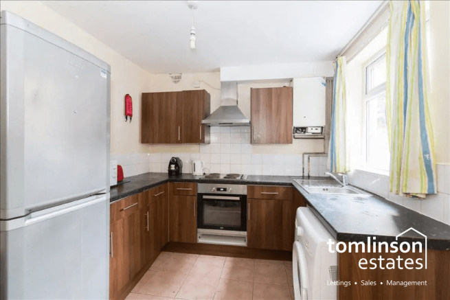 4 Bedroom Terrace House - HMO
