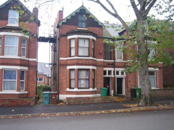 6 Bedroom semi-detached house - HMO