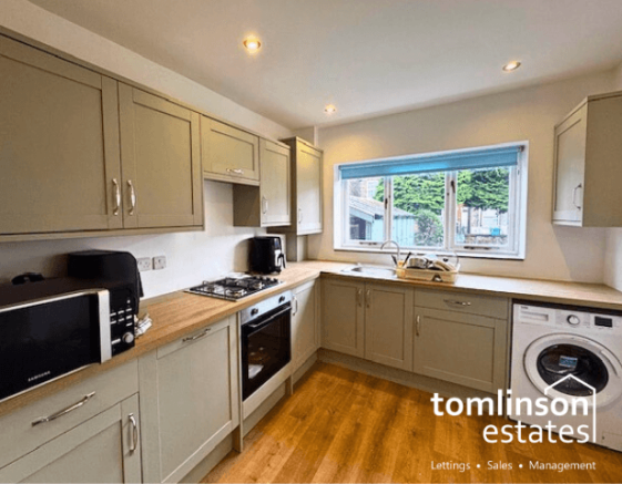 4 Bedroom semi-detached house - HMO