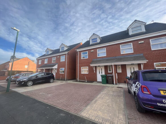 6 Bedroom semi-detached house - HMO