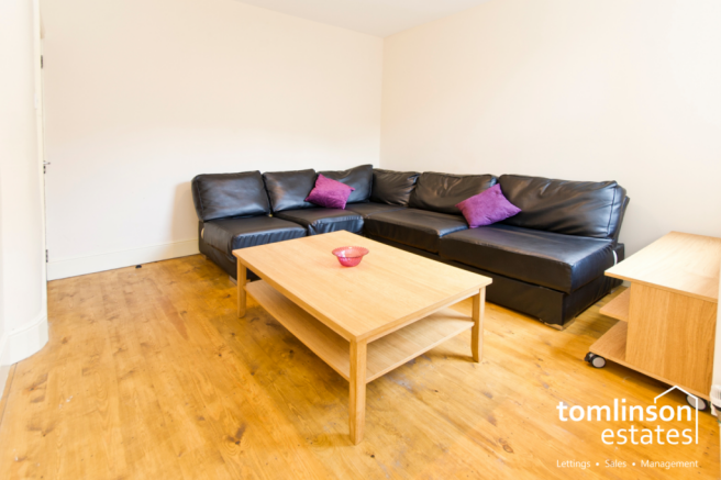 6 Bedroom Semi-Detached House - HMO