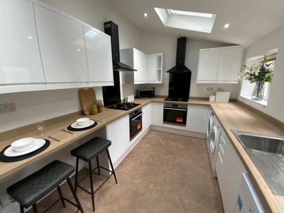 7 Bedroom Terraced House - HMO