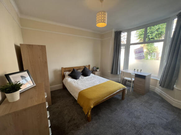 5 bedroom Semi-Detached HMO