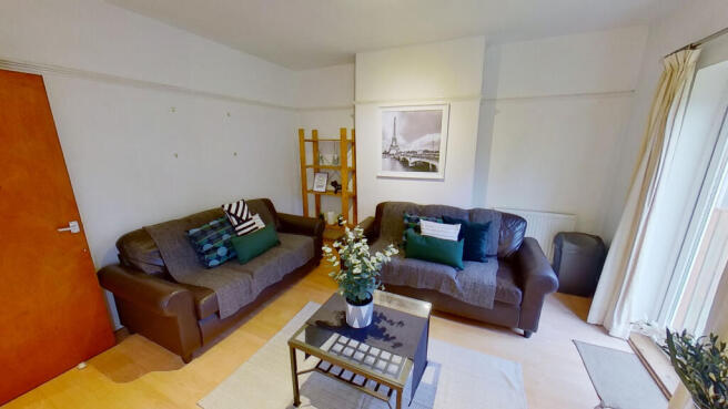 4 Bedroom semi-detached house