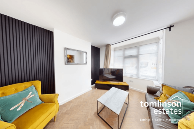 5 Bedroom detached house - HMO